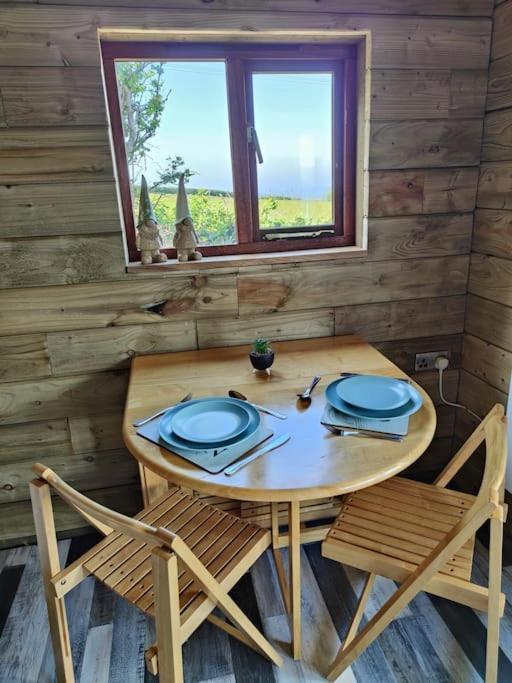 Little Swelle Cabin With Awesome Sea Views Poundstock Dış mekan fotoğraf